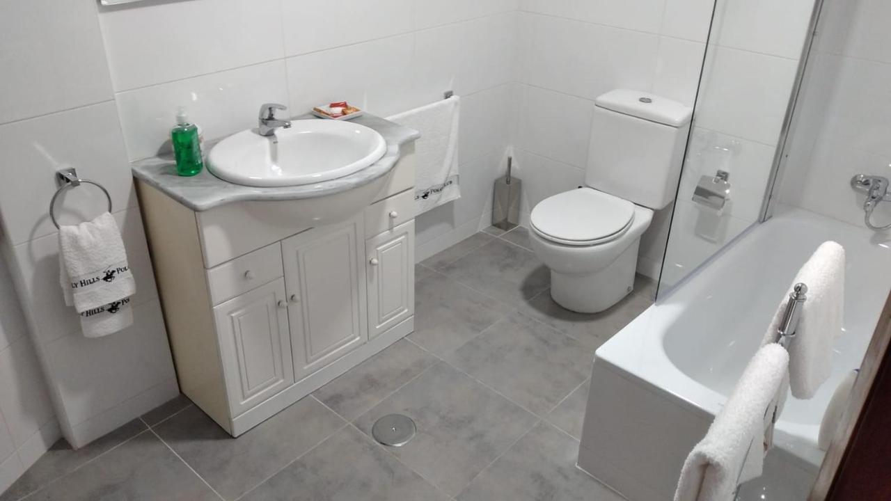 Piso En Centro Urbano De Puentedeume Con Terraza Apartamento Exterior foto
